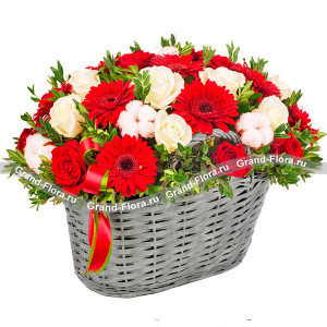 Барбарисовое варенье - корзина с розами и герберами